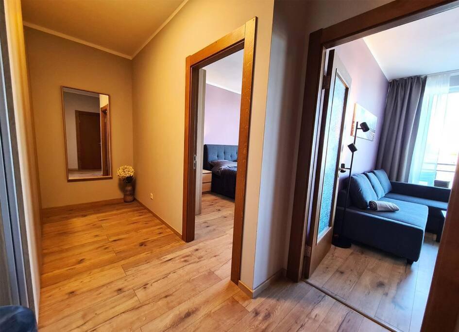 Stylish Apartment With Parking & Spacious Balcony Рига Екстериор снимка