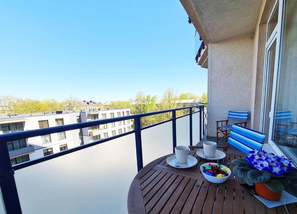 Stylish Apartment With Parking & Spacious Balcony Рига Екстериор снимка